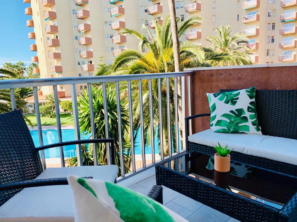 Bazén v ubytovaní Apartamento Góndolas alebo v jeho blízkosti
