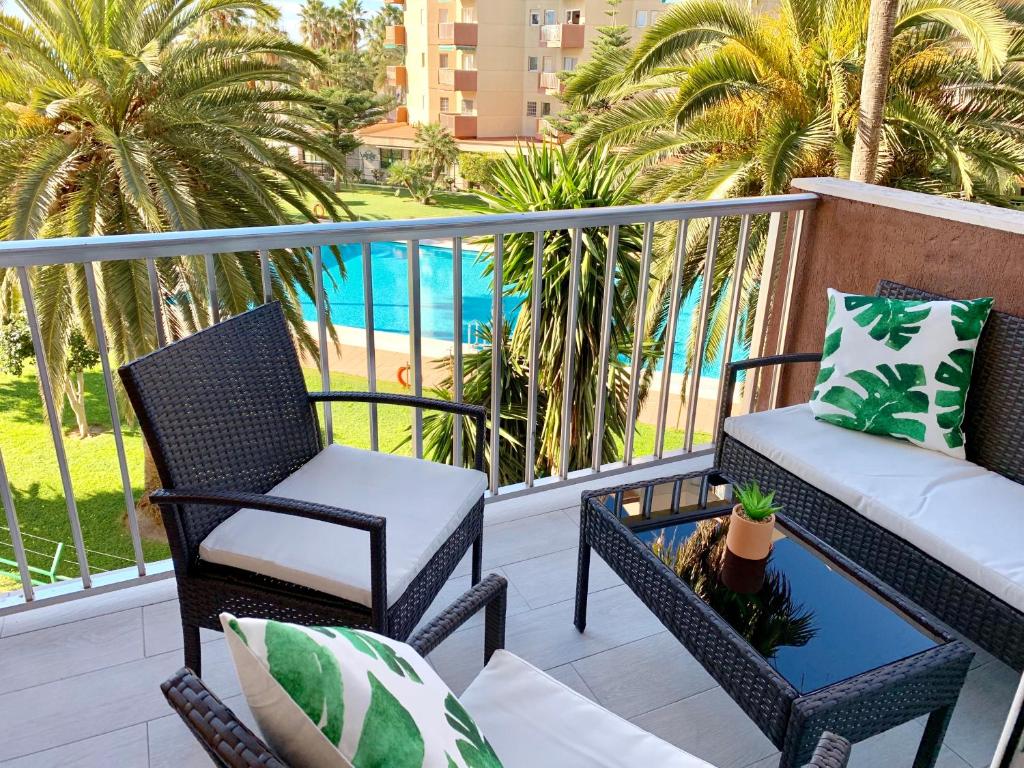 Bazén v ubytovaní Apartamento Góndolas alebo v jeho blízkosti