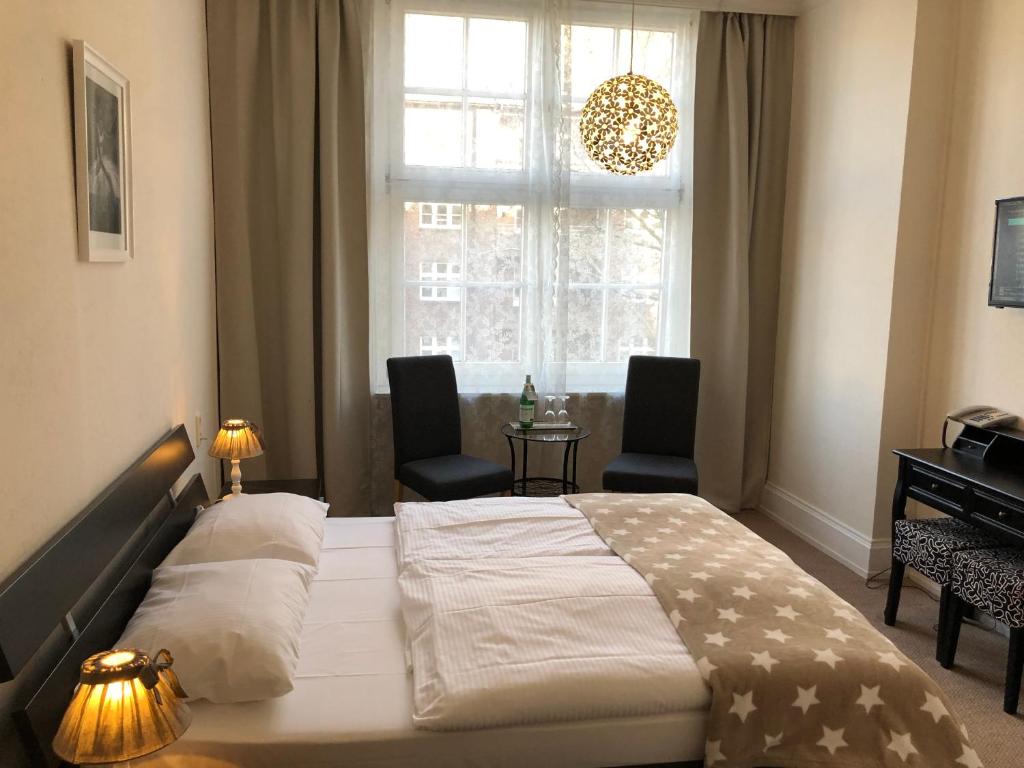 Hotel Fresena im Dammtorpalais - Resim 41