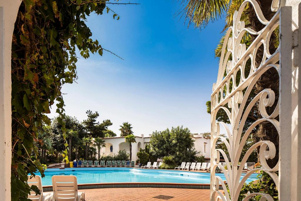 Bazén v ubytování Hotel Terme Park Imperial nebo v jeho okolí