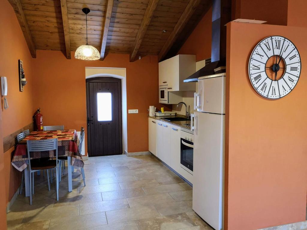 Kuchyň nebo kuchyňský kout v ubytování Casa rural Abascal