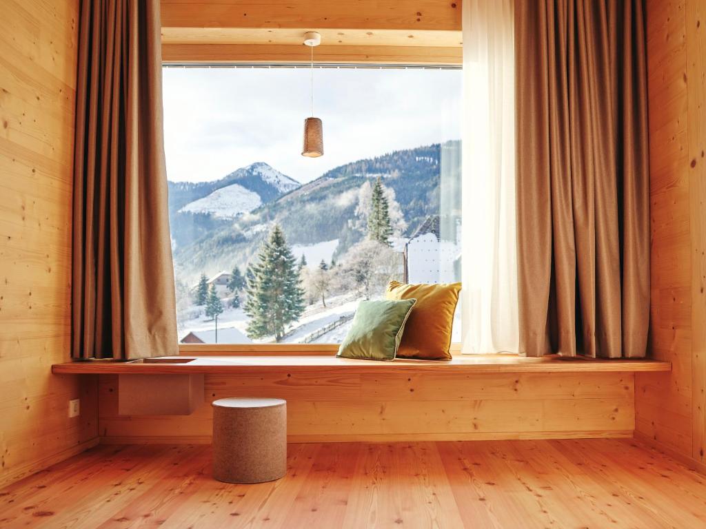 Nespecifikovaný výhled na hory nebo výhled na hory při pohledu z hotelu