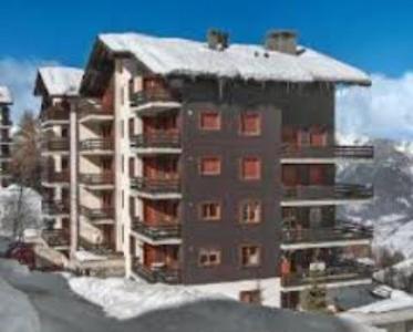 La Foret Apartment With Spectacular Mountain Views v zimě