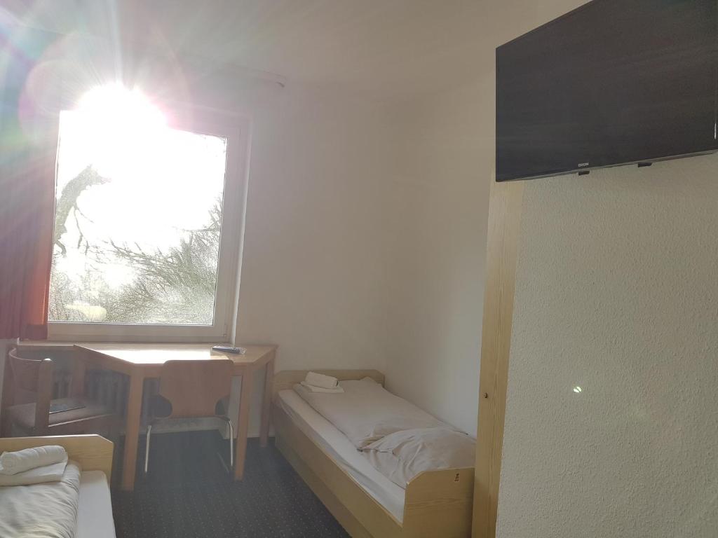 Berghotel - Triple Room With Bathroom