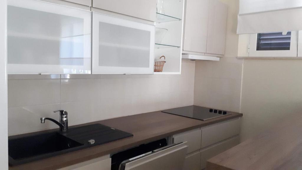 Kuchyňa alebo kuchynka v ubytovaní Apartments Maržić