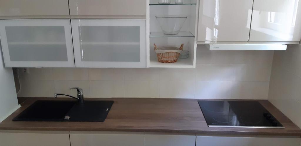 Kuchyňa alebo kuchynka v ubytovaní Apartments Maržić