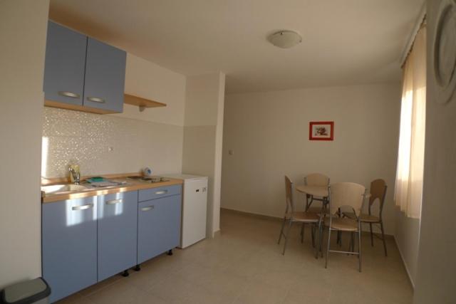 Kuchyň nebo kuchyňský kout v ubytování Kuc kuc apartmani