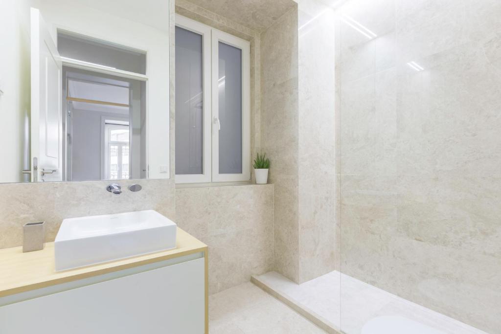 Cosy Marques de Pombal Apartment - 13