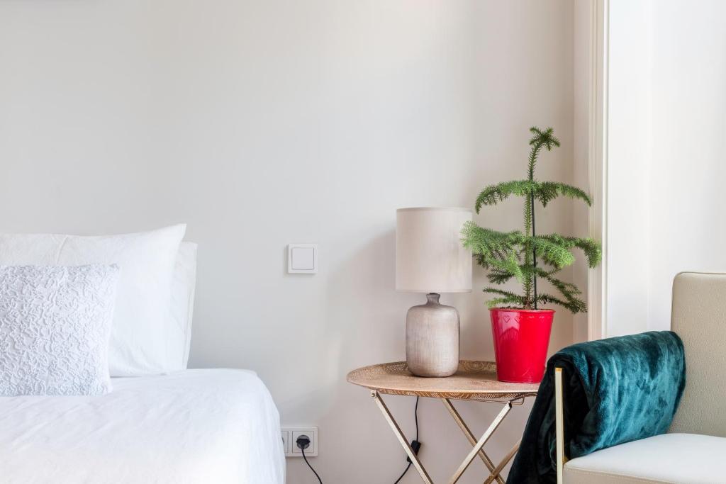 Cosy Marques de Pombal Apartment - 11