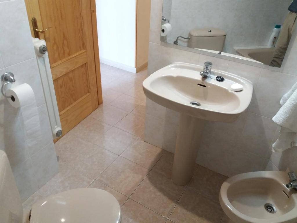 Koupelna v ubytování Best Biescas Tourist Home