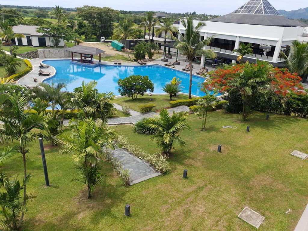 Utsikt mot bassenget på Nasau Resort & Villas eller i nærheten