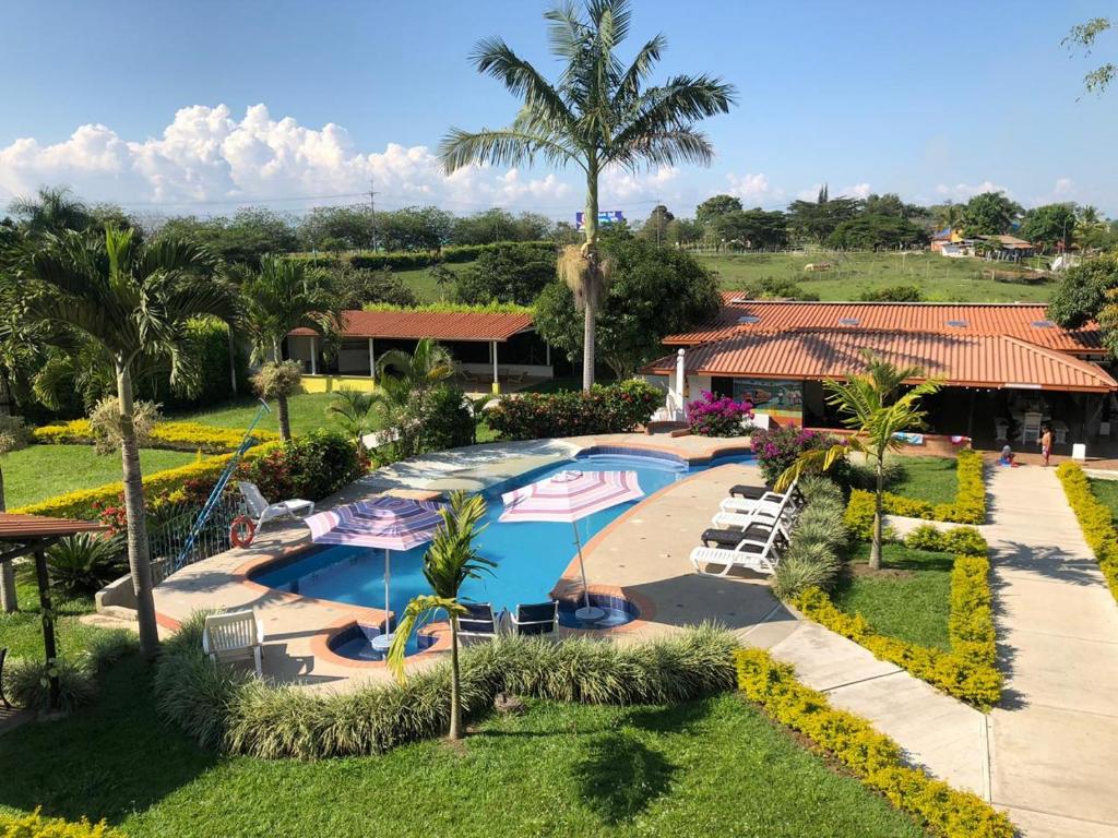 Vista de la piscina de Finca Hotel Cerritos Plaza o alrededores
