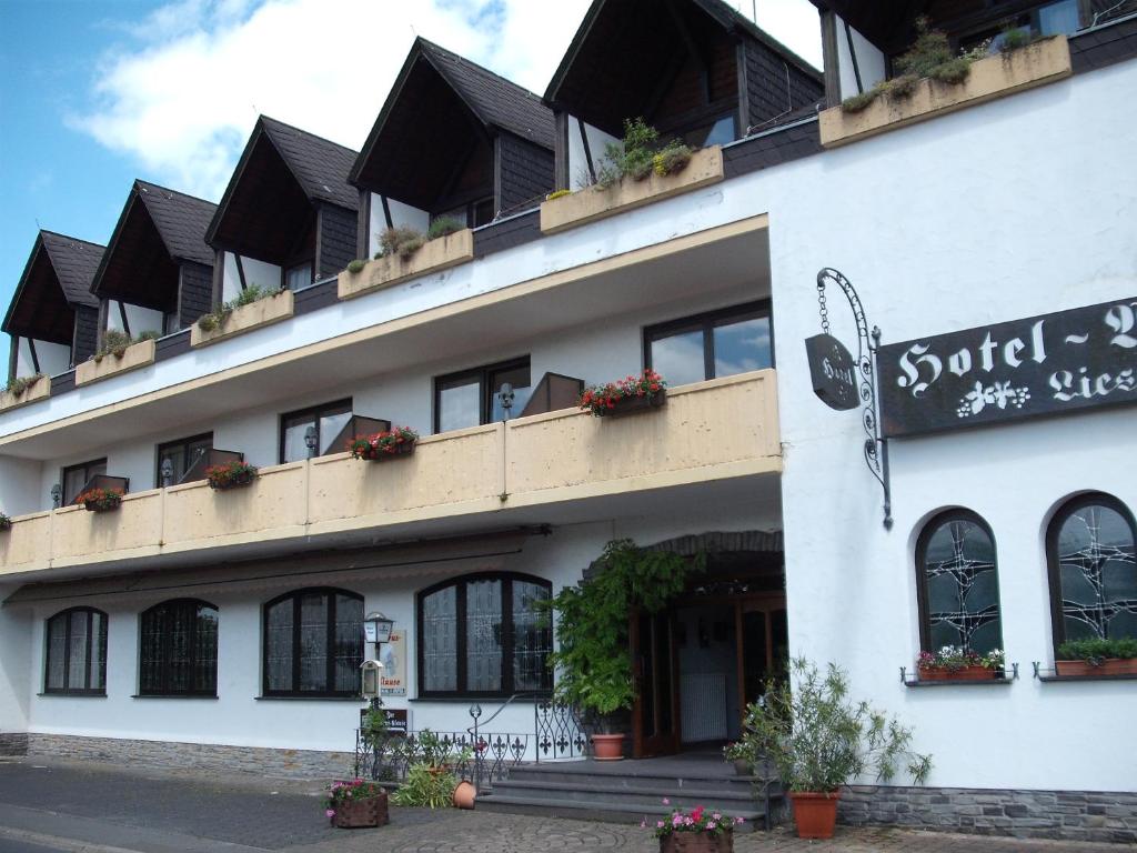Gallery image of Hotel Weinhaus Liesertal in Maring-Noviand