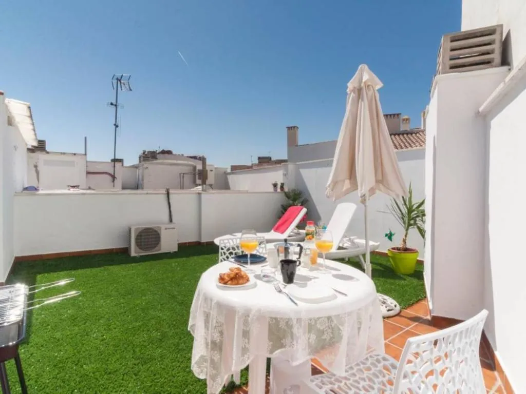 Atico centro historico a/c bbq wifi, Malaga, Spain