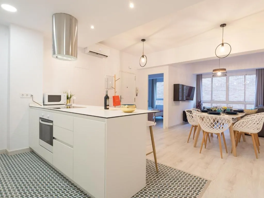 Nuevo centro 3 hab 2 baños ac wifi, Málaga, Spania