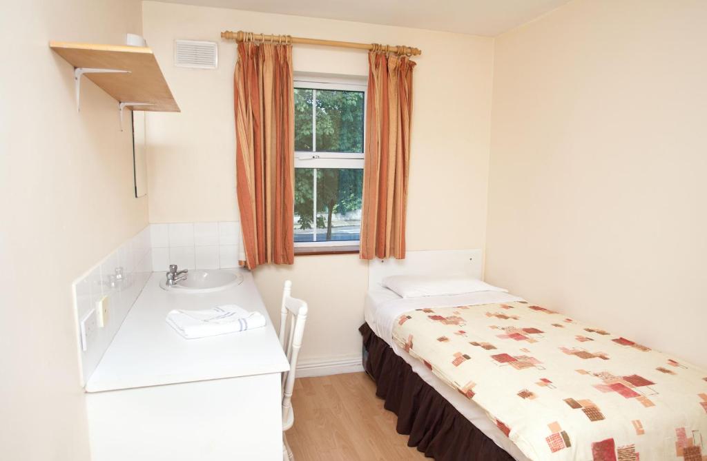 Postel nebo postele na pokoji v ubytování Courtbrack Accommodation - Off Campus Accommodation