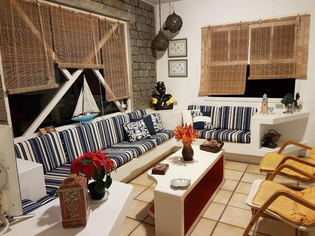  Casa em Itapoá-Thenorio SC