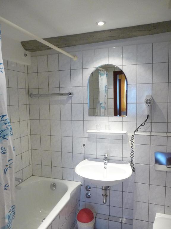 Koupelna v ubytování Hotel zur Krone