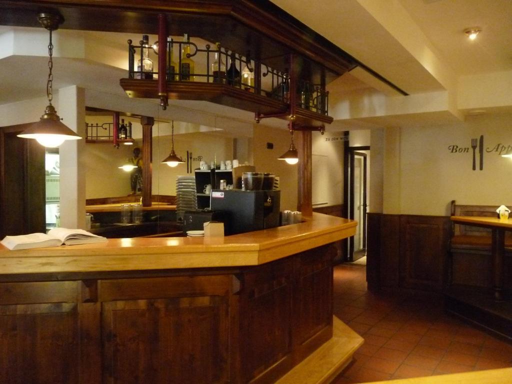 Lounge nebo bar v ubytování Hotel zur Krone