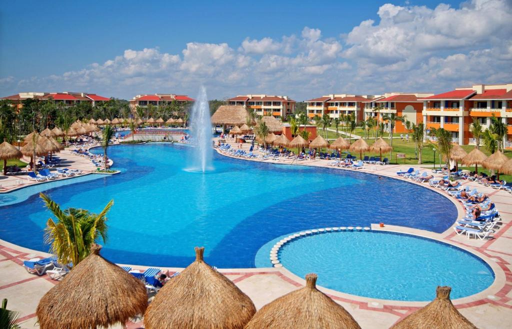 Bazén v ubytování Bahia Principe Grand Coba - All Inclusive nebo v jeho okolí