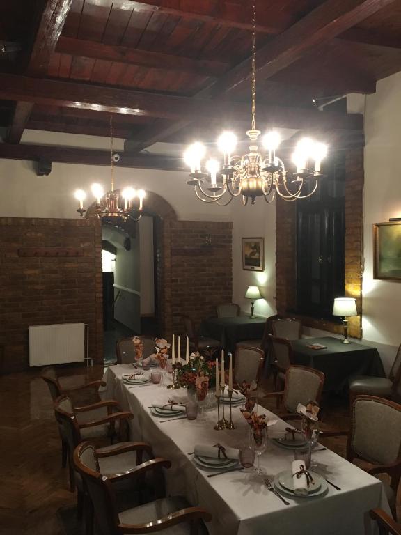 Veitingastaður eða matsölustaður á Guest House Prenoćište Piccolina