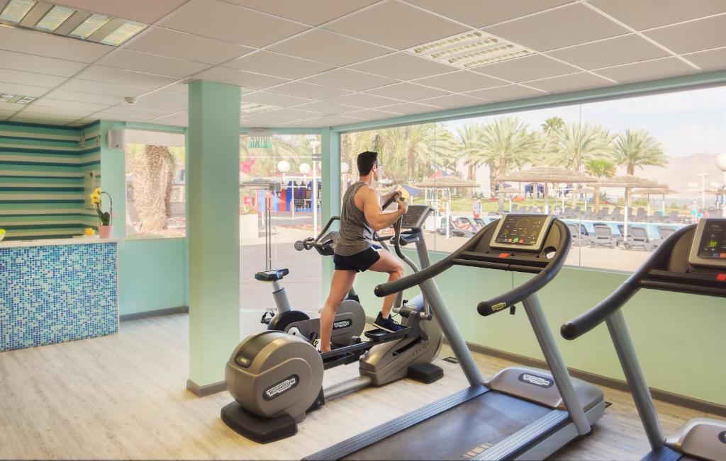 Fitness centrum a/nebo fitness zařízení v ubytování Prima Music Hotel