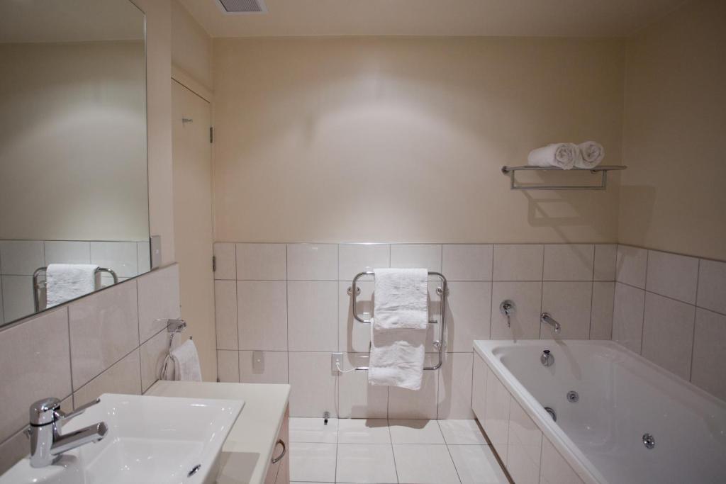 Lakeside Apartments - Resim 35