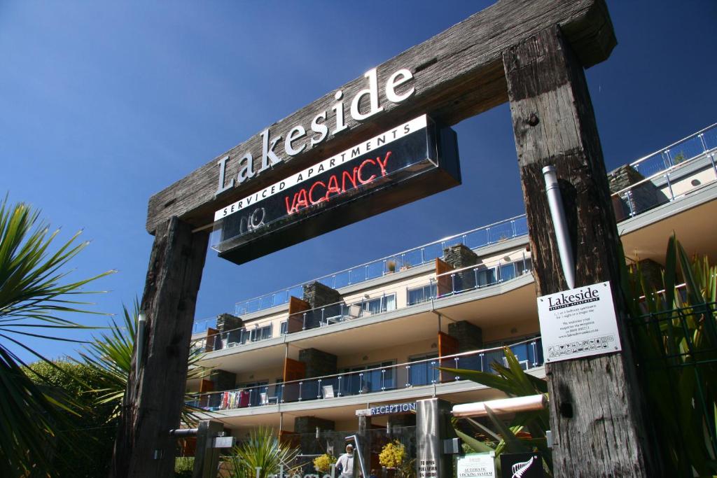 Lakeside Apartments - Resim 16