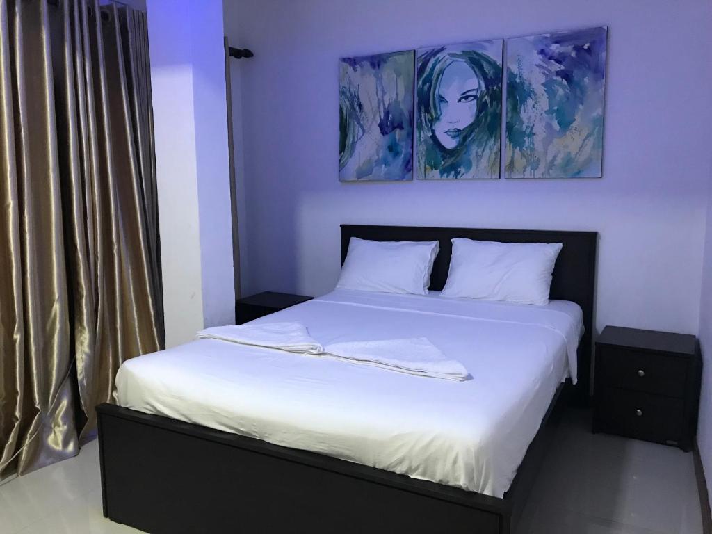 Alina Budget Hotel - Double Room - Queen Bed With Air Condition