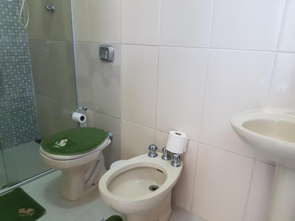  MANSÃO FRENTE A PRAIA - Locação de suítes com área de lazer compartilhada