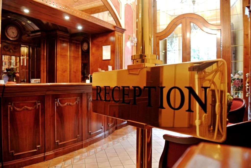 Vstupní hala nebo recepce v ubytování Hotel Renesance Krasna Kralovna