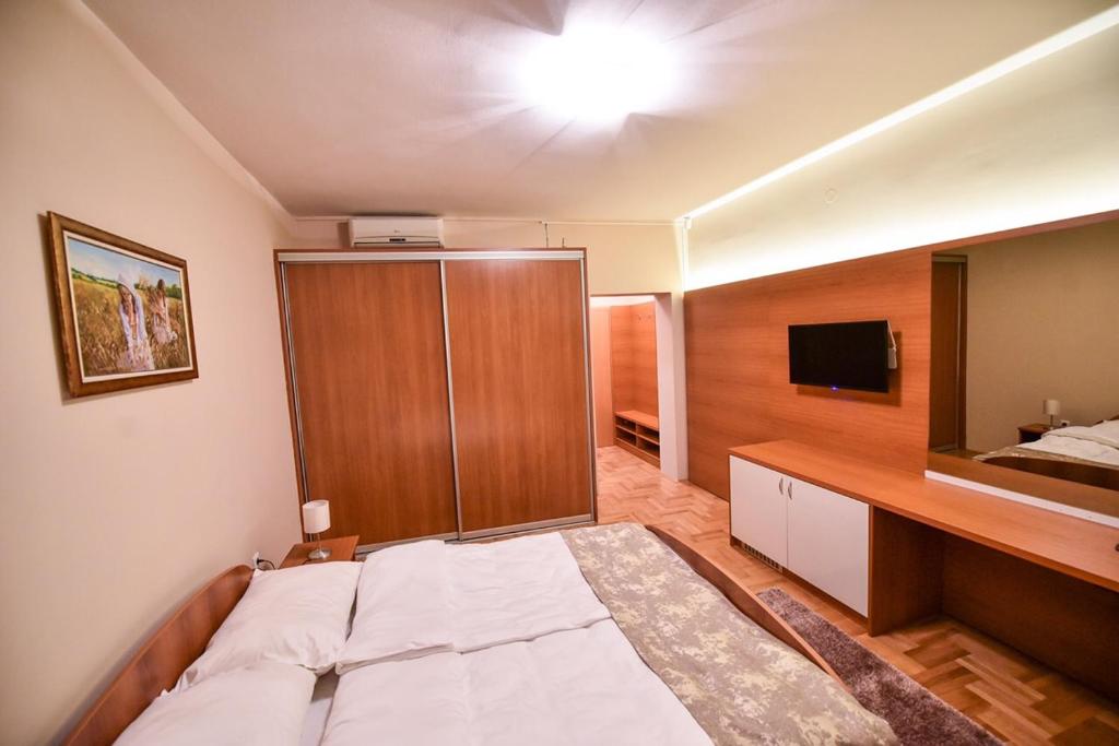 Apartman Natalija Banja Luka - Grande Chambre Double Avec Salle De Bain Privée