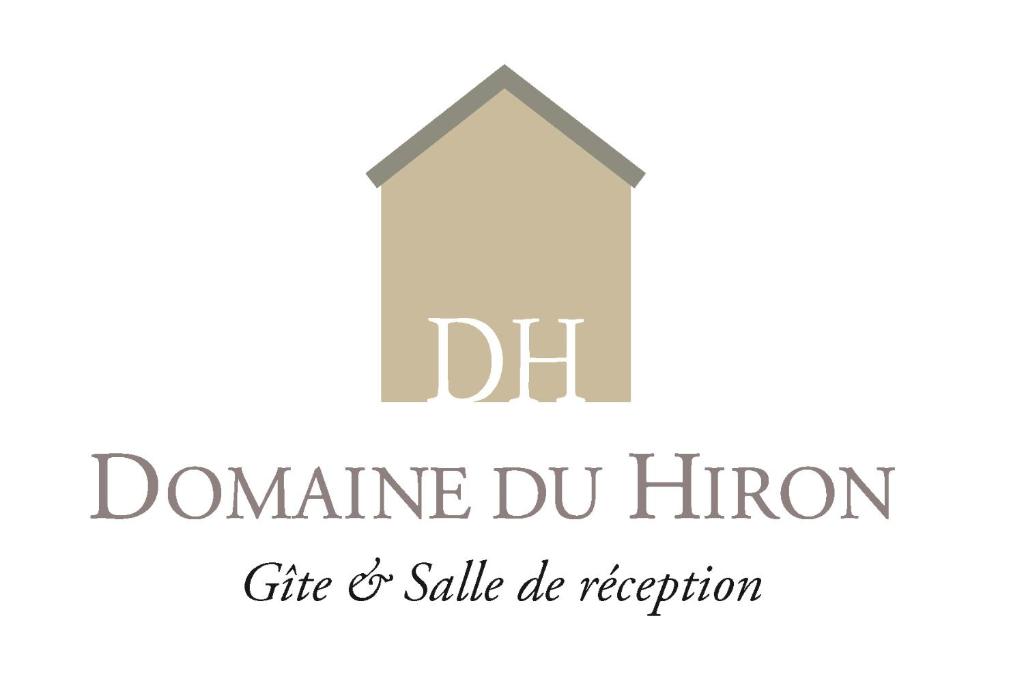 un logo d'une maison avec le don de mots dans l'établissement domaine du hiron, à Castéra-Lectourois