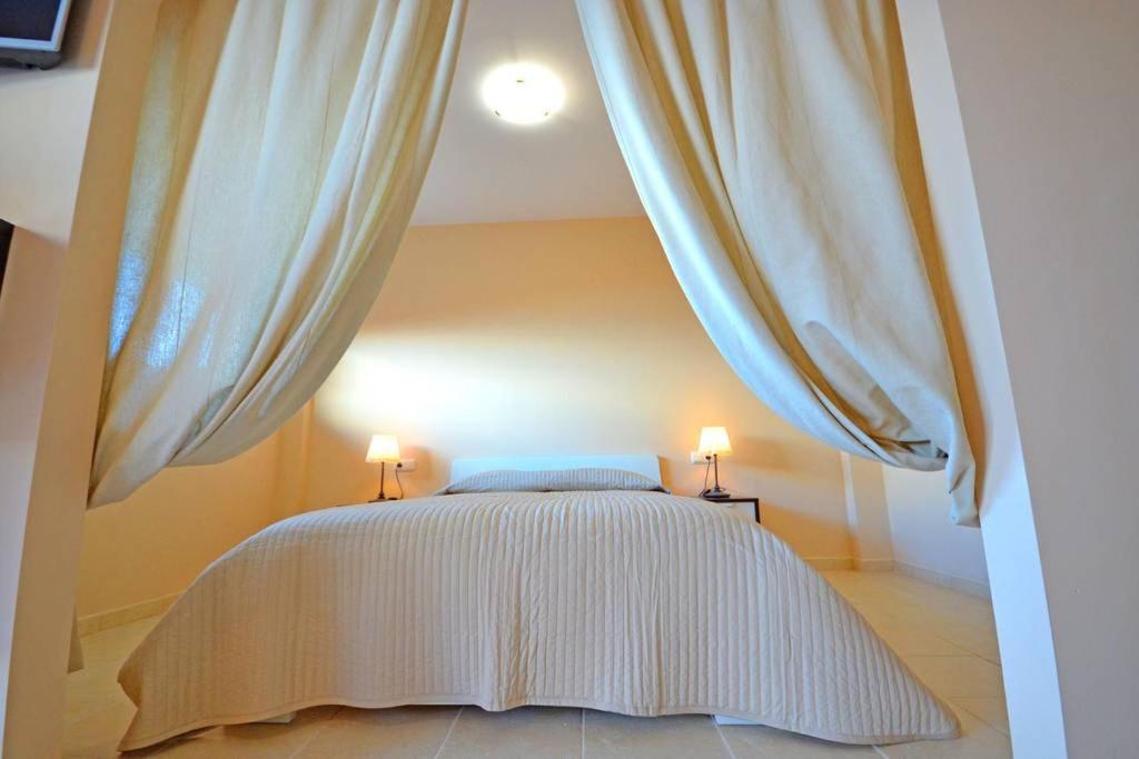Postel nebo postele na pokoji v ubytování Ferienwohnung Paraiso 2 Costa Calma Meerblick