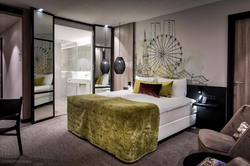 
Een bed of bedden in een kamer bij Van der Valk Hotel Tilburg
