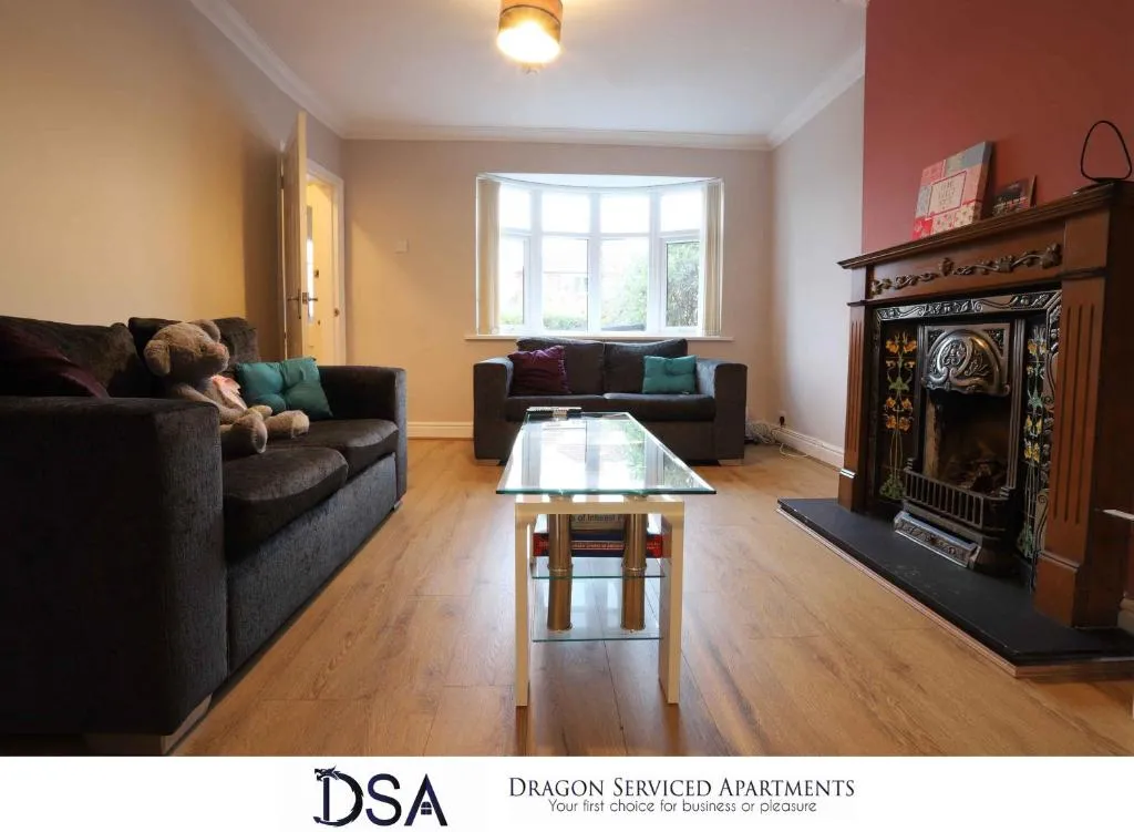 Solihull/NEC/Airport 3 BR Semi-detached House, Birmingham, United Kingdom