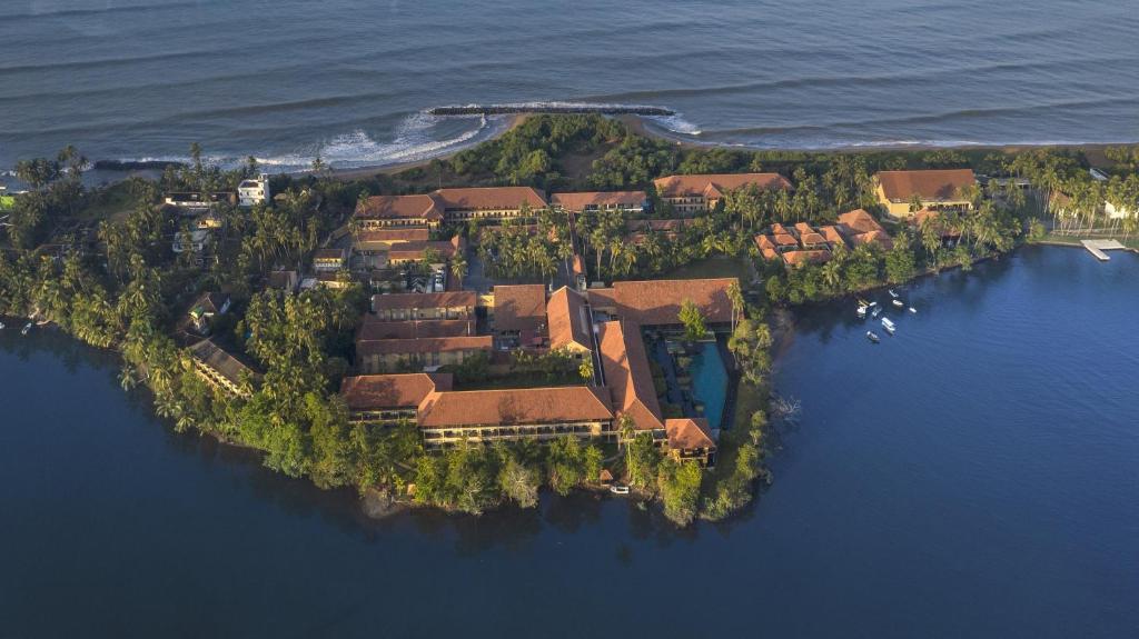 Bird's-eye view ng Anantara Kalutara Resort