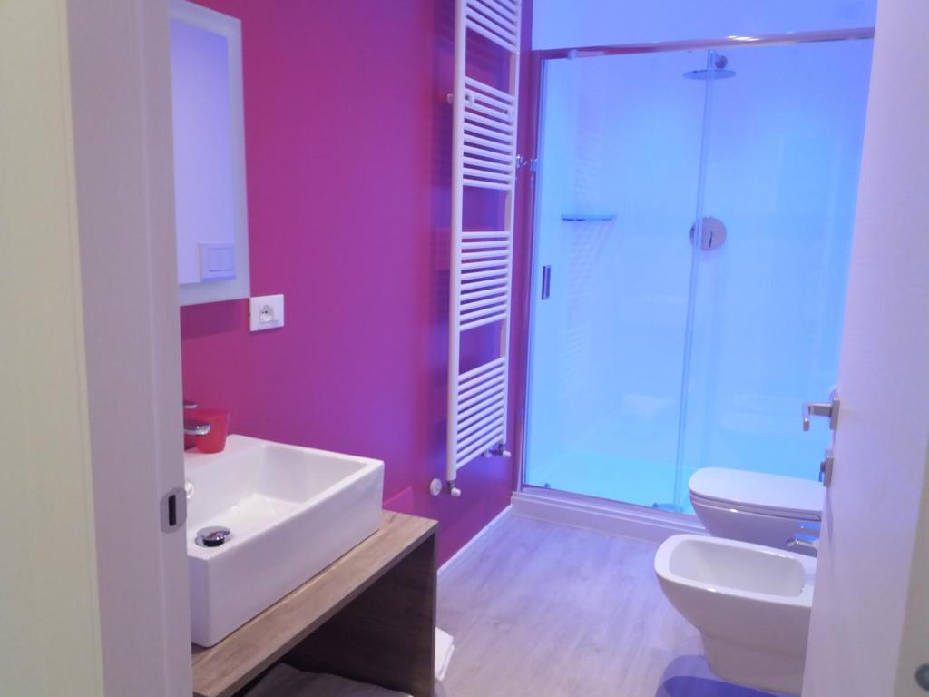 Suite Color Verona的一间浴室