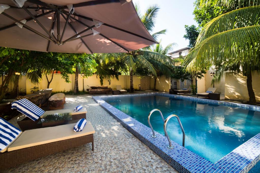 Antonio Garden Hotelの敷地内または近くにあるプール