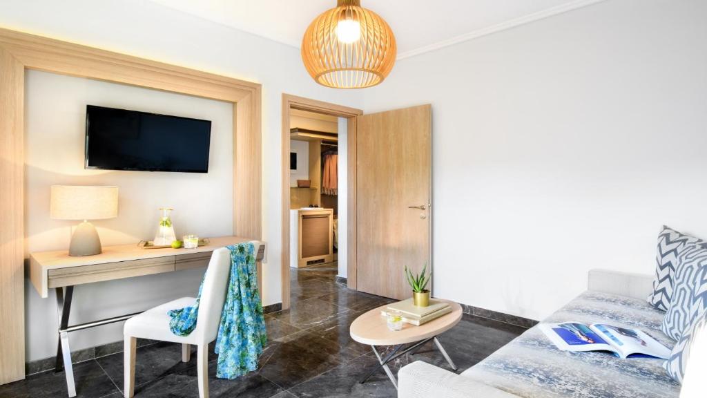 Philoxenia Hotel - Suite Mit Gartenansicht