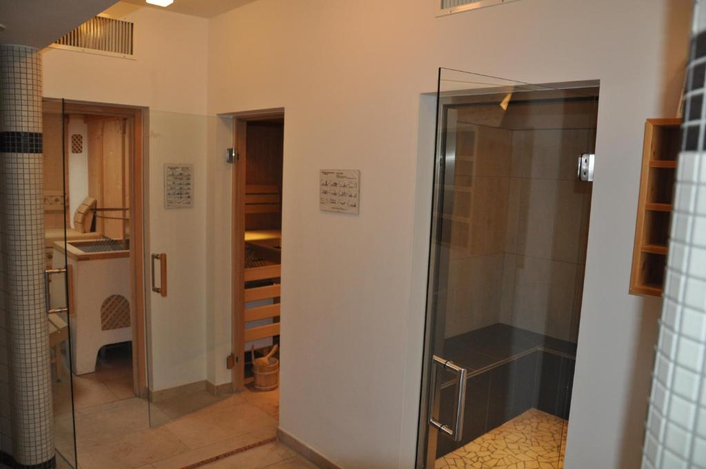 A bathroom at Hotel Heitzmann