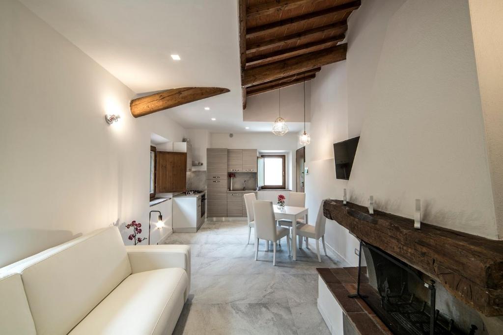 Posezení v ubytování Rocca Palazzaccio