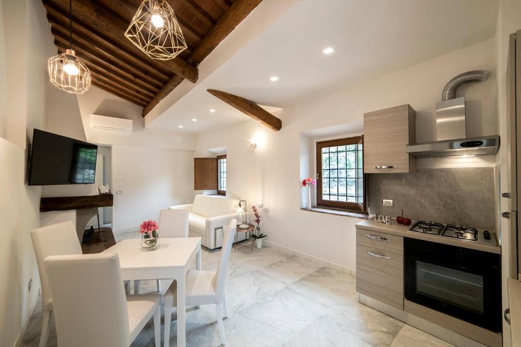 Kuchyň nebo kuchyňský kout v ubytování Rocca Palazzaccio