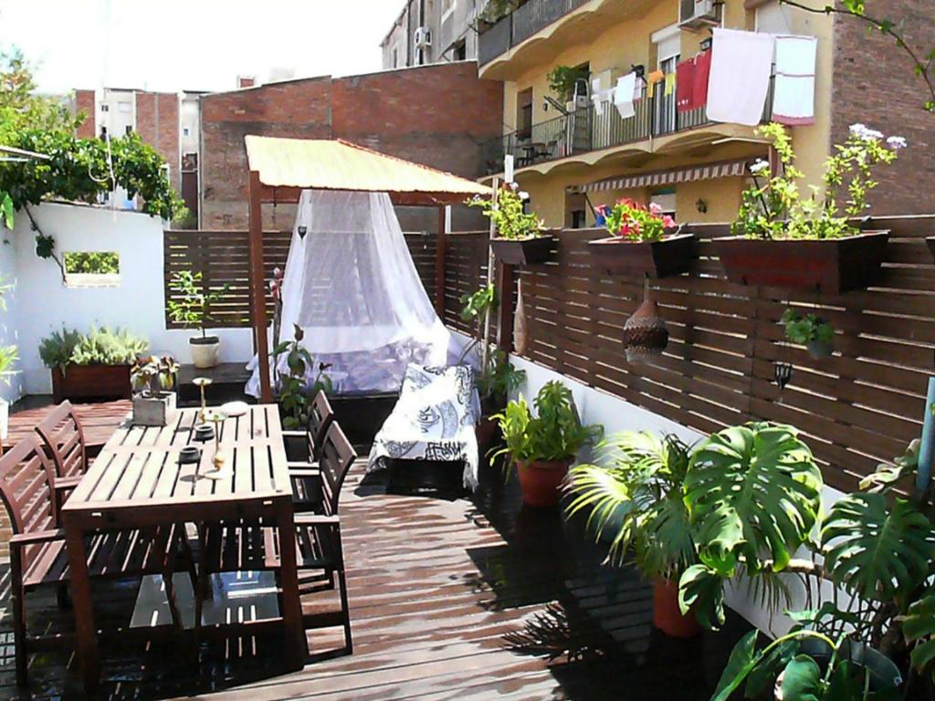 Apartamentos Lovelyloft Atic with magic Garden-Terrace in the Gracia Heart en Barcelona, Cataluña