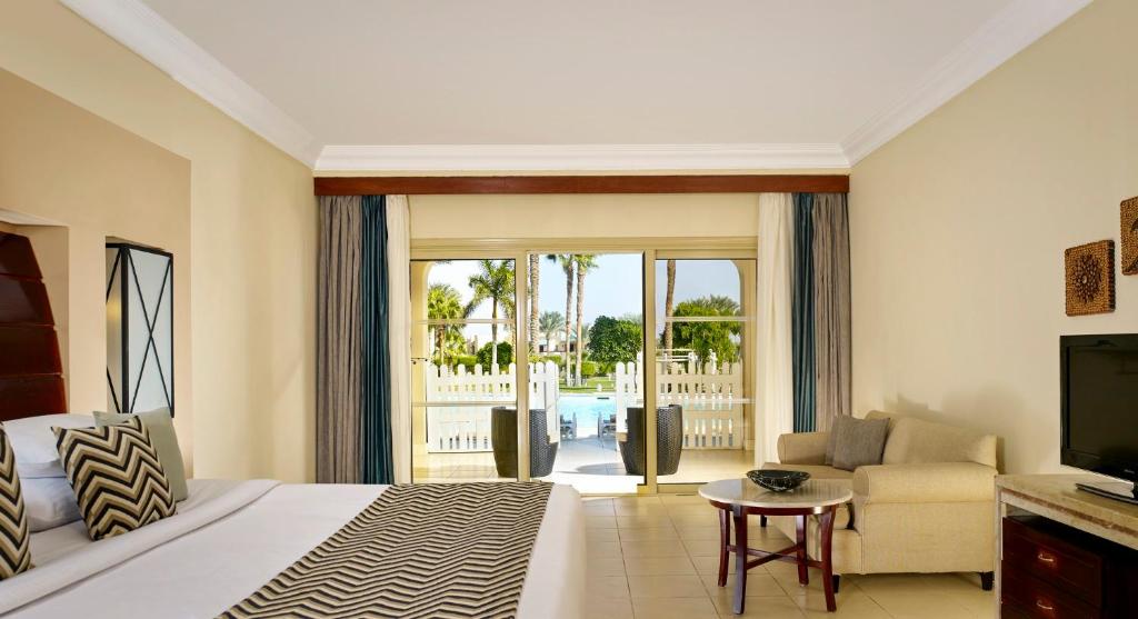 Coral Sea Holiday Resort and Aqua Park - Sala De Nadar