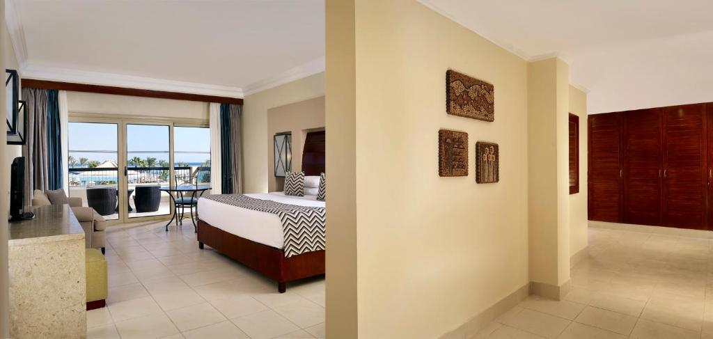 Coral Sea Holiday Resort and Aqua Park - Suite Familiar