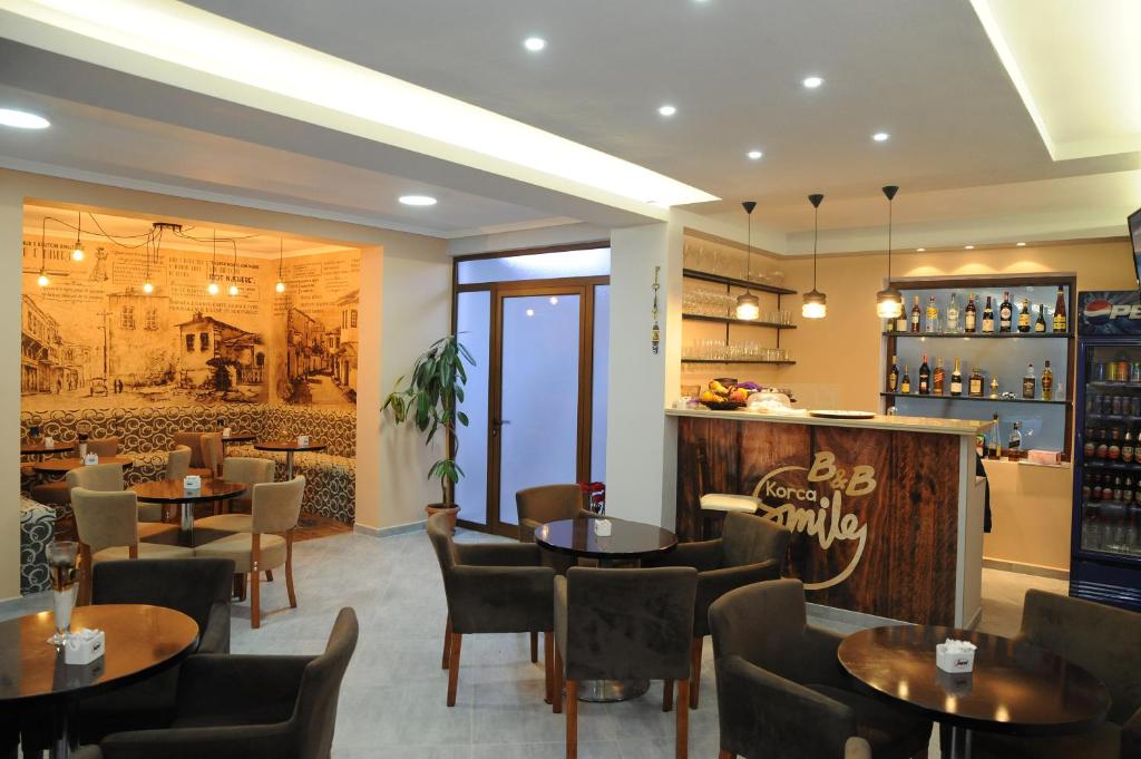 Lounge nebo bar v ubytování KorcaSmileHotel