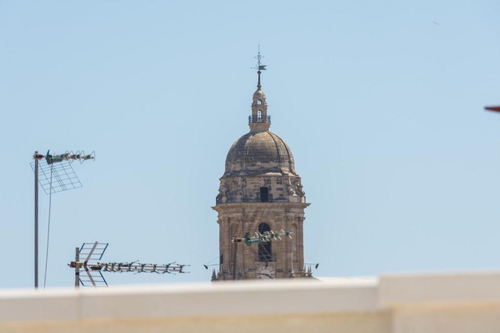 Fotografia z galérie ubytovania Atico con terraza ac 1hab en el centro y piscina comunitaria v destinácii Málaga