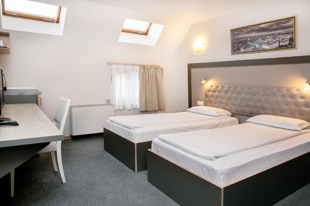 Hotel Niky - Habitación Gemela Estándar