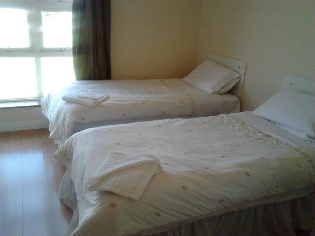 Postel nebo postele na pokoji v ubytování Courtbrack Accommodation - Off Campus Accommodation